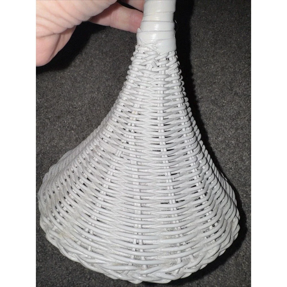 Wicker Guest Towel Holder Stand Double Rings White Tone Nautical Victorian Hobo